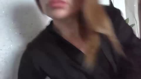 Snapshot of fox_red_lady7 chatting on February 2, 2025, 8:35 am fox_red_lady7 online show from February 2, 2025, 8:35 am