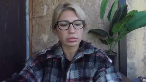 Snapshot of fox_red_lady7 chatting on September 14, 2025, 10:03 am fox_red_lady7 online show from September 14, 2025, 10:03 am