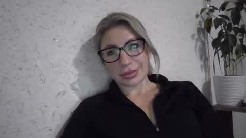 fox_red_lady7 online show from December 20, 2025, 10:22 am