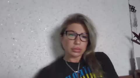 fox_red_lady7 online show from January 11, 2026, 7:35 am