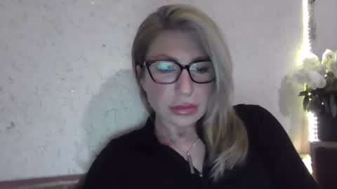 fox_red_lady7 online show from February 3, 2026, 6:57 pm