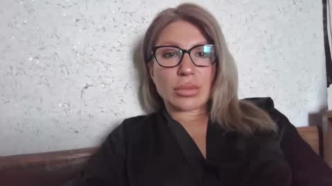 fox_red_lady7 online show from March 27, 2026, 8:26 am