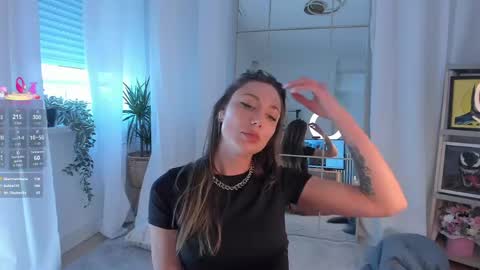 Snapshot of foxe_sailey chatting on April 24, 2026, 1:24 pm Fox love you online show from April 24, 2026, 1:24 pm