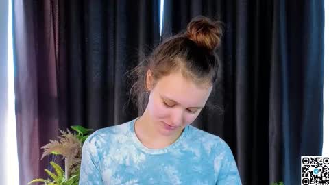 Snapshot of foxfever chatting on November 3, 2025, 6:58 am Lily online show from November 3, 2025, 6:58 am