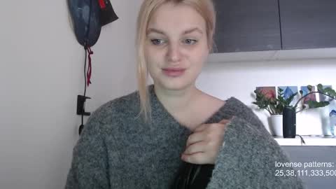 i am your baby Alien  online show from October 23, 2025, 8:24 am