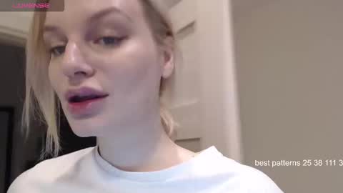 i am your baby Alien  online show from December 4, 2025, 9:56 pm