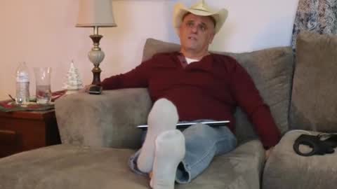 Snapshot of foxhunt99 chatting on December 20, 2024, 3:58 am Hunter online show from December 20, 2024, 3:58 am