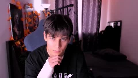 Foxicfu online show from December 3, 2025, 7:38 am