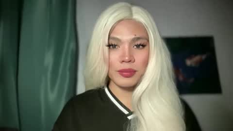 Snapshot of foxli_xx chatting on April 29, 2026, 10:52 am KITTY online show from April 29, 2026, 10:52 am