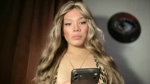Snapshot of foxli_xx chatting on May 3, 2026, 9:59 am KITTY online show from May 3, 2026, 9:59 am