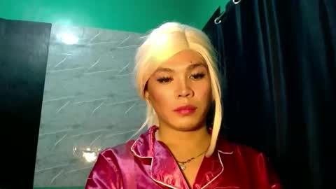 Snapshot of foxli_xx chatting on May 11, 2026, 1:28 pm KITTY online show from May 11, 2026, 1:28 pm
