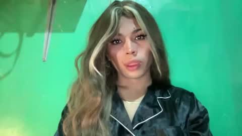 Snapshot of foxli_xx chatting on May 24, 2026, 12:10 pm KITTY online show from May 24, 2026, 12:10 pm