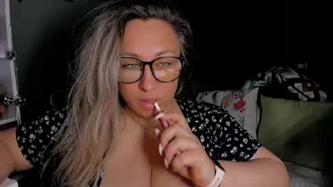 Snapshot of foxxxy__lady chatting on April 30, 2026, 1:56 am Kris online show from April 30, 2026, 1:56 am