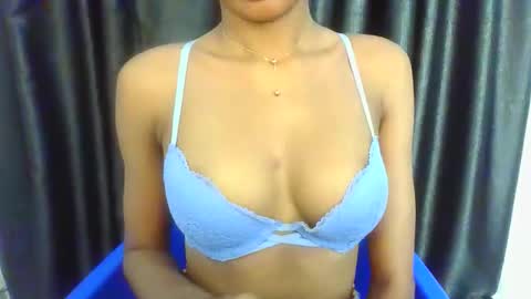 Snapshot of foxy_candy01 chatting on November 19, 2025, 7:36 pm foxy_candy01 online show from November 19, 2025, 7:36 pm