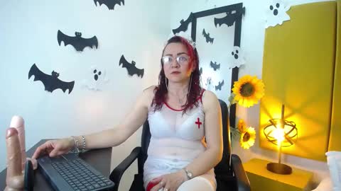 Foxy miilf online show from October 29, 2025, 12:51 pm