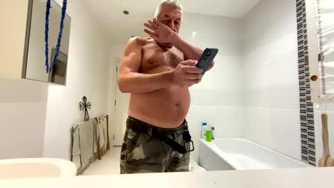 foxy_silver online show from March 18, 2026, 7:39 pm