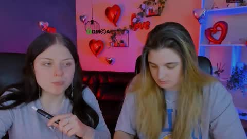 Snapshot of foxy_tease_ chatting on March 4, 2026, 8:15 pm foxy_tease_ online show from March 4, 2026, 8:15 pm