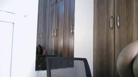 Kayla online show from December 16, 2025, 2:27 am