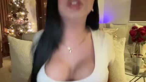 Snapshot of foxyluscious chatting on December 10, 2024, 6:28 pm Ms Celeste Anne online show from December 10, 2024, 6:28 pm