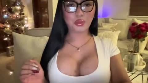 Snapshot of foxyluscious chatting on December 10, 2024, 9:33 pm Ms Celeste Anne online show from December 10, 2024, 9:33 pm