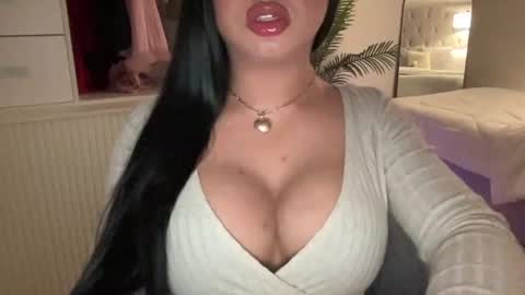 Snapshot of foxyluscious chatting on January 8, 2025, 2:56 pm Ms Celeste Anne online show from January 8, 2025, 2:56 pm