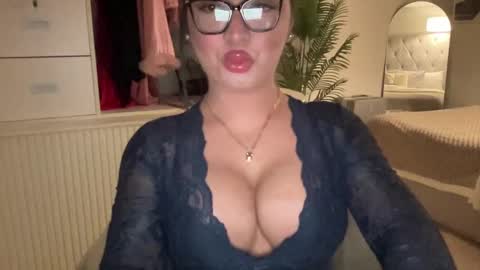 Snapshot of foxyluscious chatting on February 18, 2025, 6:58 pm Ms Celeste Anne online show from February 18, 2025, 6:58 pm