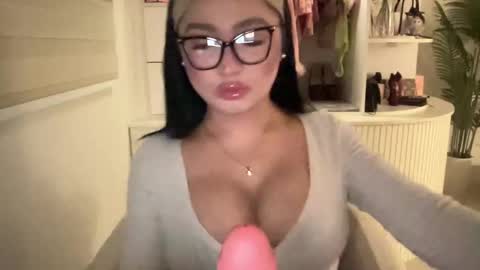 Snapshot of foxyluscious chatting on February 22, 2025, 8:31 pm Ms Celeste Anne online show from February 22, 2025, 8:31 pm