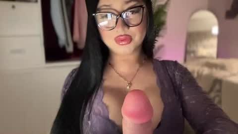 Snapshot of foxyluscious chatting on October 20, 2025, 6:36 am Ms Celeste Anne online show from October 20, 2025, 6:36 am