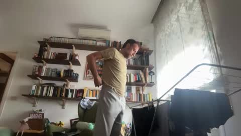 Snapshot of fra___ chatting on November 24, 2025, 12:05 pm fra___ online show from November 24, 2025, 12:05 pm