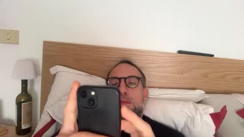 Snapshot of fra___ chatting on November 25, 2025, 2:06 pm fra___ online show from November 25, 2025, 2:06 pm