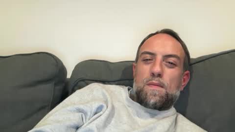 Snapshot of fra___ chatting on December 3, 2025, 3:32 pm fra___ online show from December 3, 2025, 3:32 pm