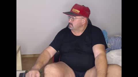 Snapshot of fraboys chatting on November 1, 2025, 6:59 am Fraboys online show from November 1, 2025, 6:59 am