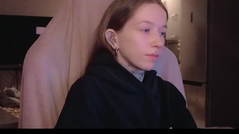 Snapshot of fran_bow chatting on February 3, 2026, 6:22 am fran_bow online show from February 3, 2026, 6:22 am