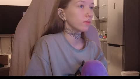 Snapshot of fran_bow chatting on February 12, 2026, 4:18 am fran_bow online show from February 12, 2026, 4:18 am