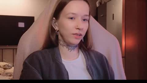 Snapshot of fran_bow chatting on February 22, 2026, 8:07 pm fran_bow online show from February 22, 2026, 8:07 pm