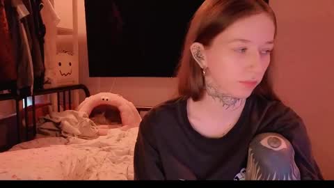 Snapshot of fran_bow chatting on April 28, 2026, 1:16 pm fran_bow online show from April 28, 2026, 1:16 pm