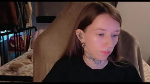 Snapshot of fran_bow chatting on May 14, 2026, 2:46 pm fran_bow online show from May 14, 2026, 2:46 pm