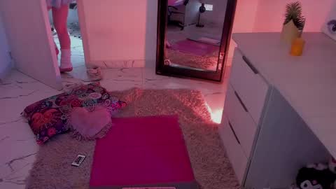 francesca_7 online show from March 10, 2025, 4:57 pm