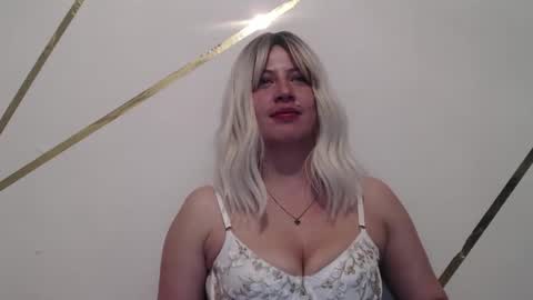 Snapshot of francescaasmith chatting on February 28, 2025, 2:53 am Francesca online show from February 28, 2025, 2:53 am