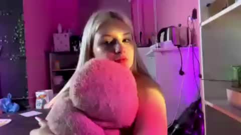 Liza online show from April 17, 2026, 9:18 pm