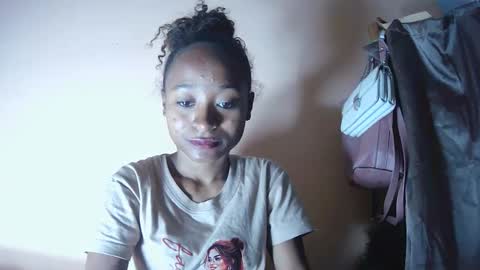 Snapshot of francine925426 chatting on October 26, 2025, 3:51 pm francine925426 online show from October 26, 2025, 3:51 pm