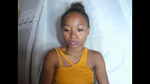 Snapshot of francine925426 chatting on December 3, 2025, 6:32 am francine925426 online show from December 3, 2025, 6:32 am