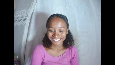 Snapshot of francine925426 chatting on December 18, 2025, 10:10 am francine925426 online show from December 18, 2025, 10:10 am