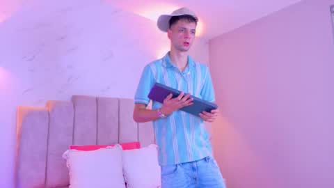 Franco online show from November 4, 2025, 8:41 pm