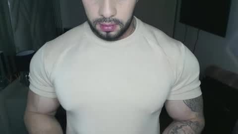 frank_foxx1 online show from October 31, 2025, 2:23 am