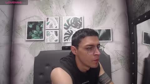 Snapshot of frank_millers chatting on February 5, 2025, 1:33 pm Frank online show from February 5, 2025, 1:33 pm
