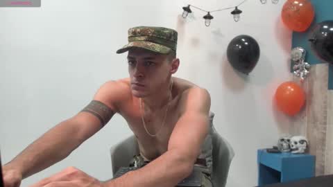 Snapshot of frank_millers chatting on October 22, 2025, 10:42 pm Frank online show from October 22, 2025, 10:42 pm