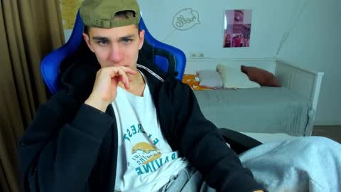 Frank online show from November 4, 2025, 4:44 am