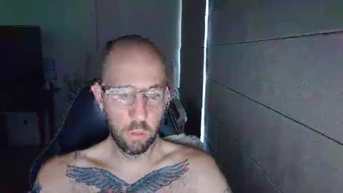 frank_perry2332 online show from April 25, 2026, 7:11 am