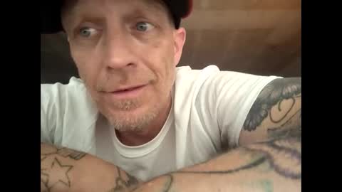 Famous Blue Eyes online show from April 12, 2026, 1:49 pm